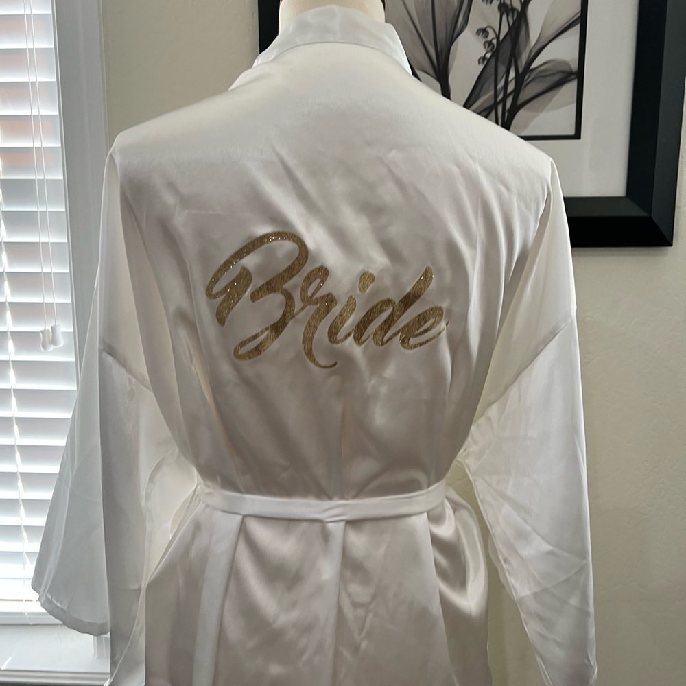 NWOT White with gold bride robe o/s